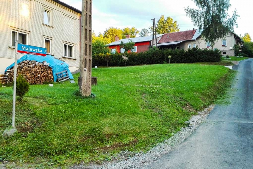 Kolejne drogi i przysiółki mają oznakowania